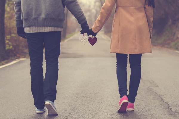 couple-walking-together