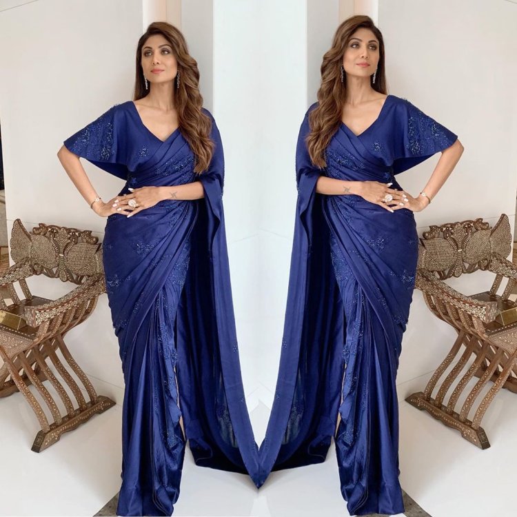 Anushka Sharma Kareena Kapoor Shows You How To Cho