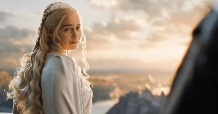 Emilia Clarke 8da2