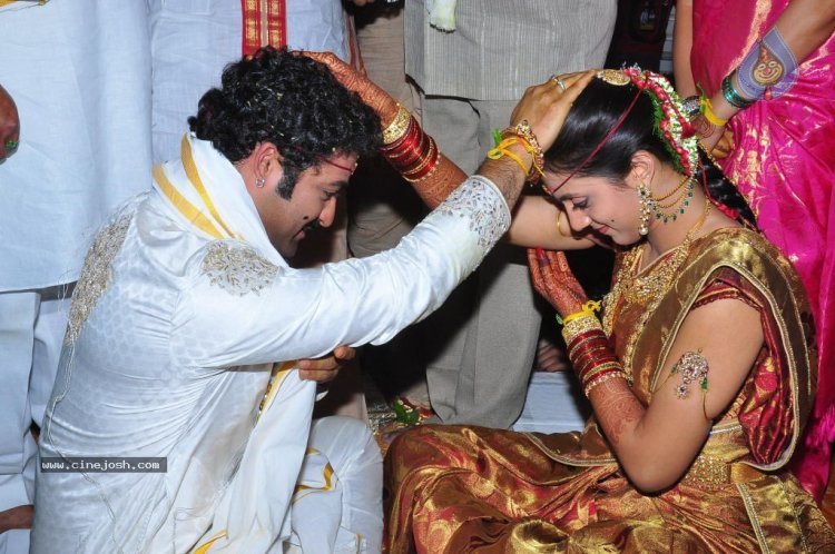 Jr Ntr Lakshmi Pranati Wedding Photos 05 05 11 06