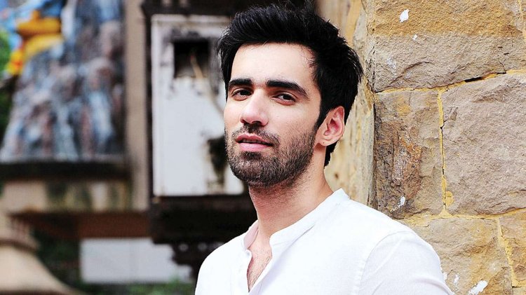 724371 Avinash Tiwary1