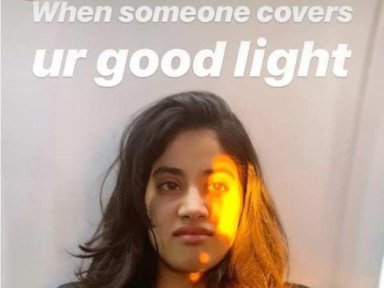 Janhvi Kapoor Shows You How To Click A Flawless Se