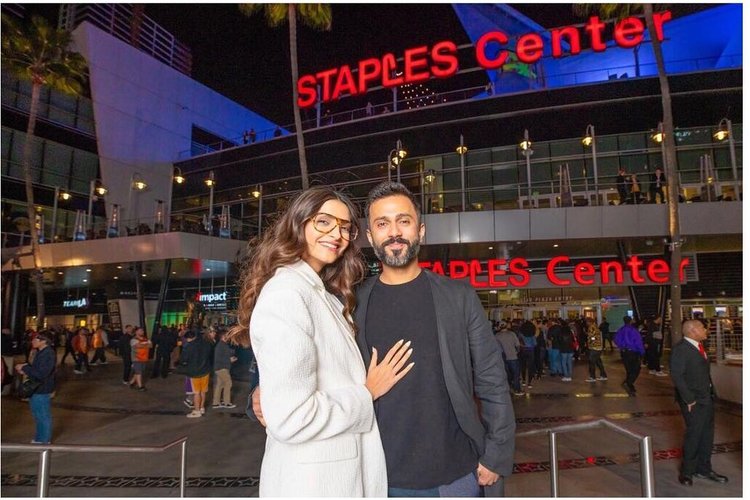 Sonam Kapoor 1 D2c3