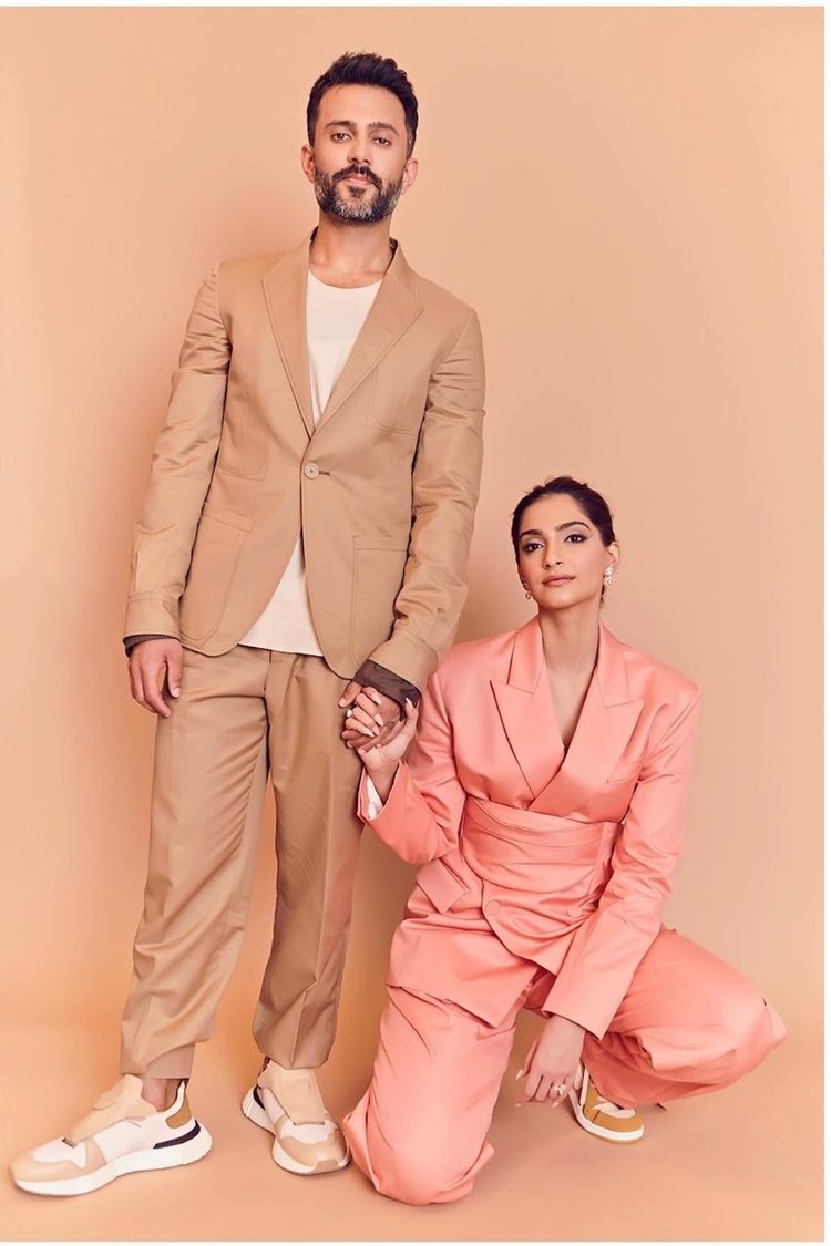 Sonam Kapoor 3 Fcee