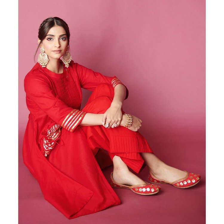 Sonam Kapoor 1 Bf75
