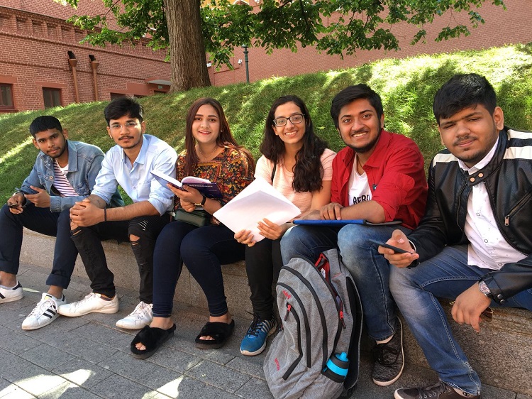 college outfits for Indian men