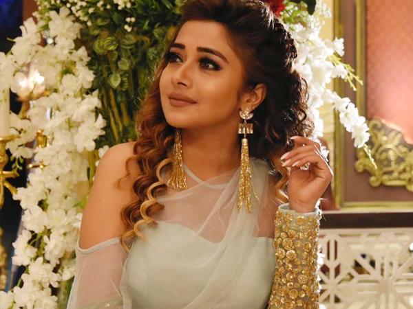 Tina Dutta Idiva Tina Dutta 1 Wikibiopic Img 5d7a1