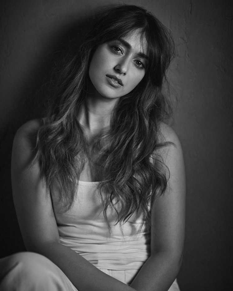 Ileana D'cruz Leaves Us Mesmerized With Her Stunnin
