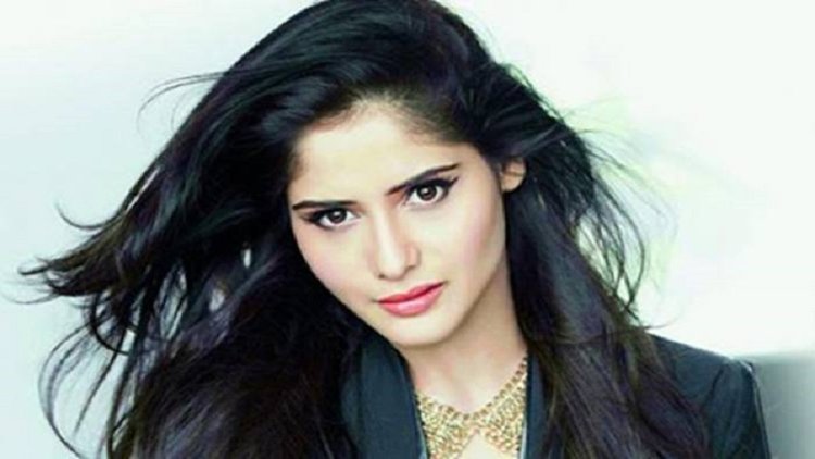Aarti Singhik 4c3d
