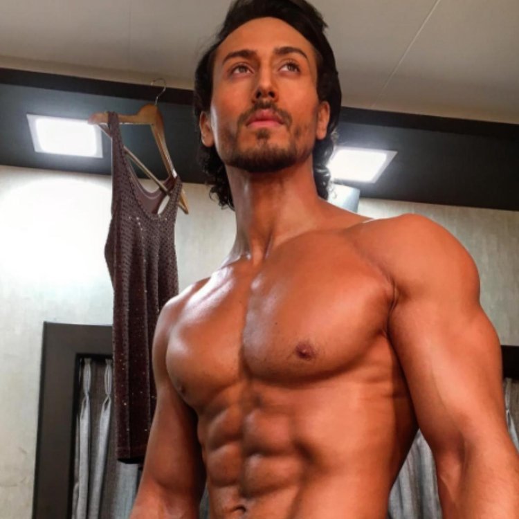 Bollywood Actors Shirtless Selfies4 95d0