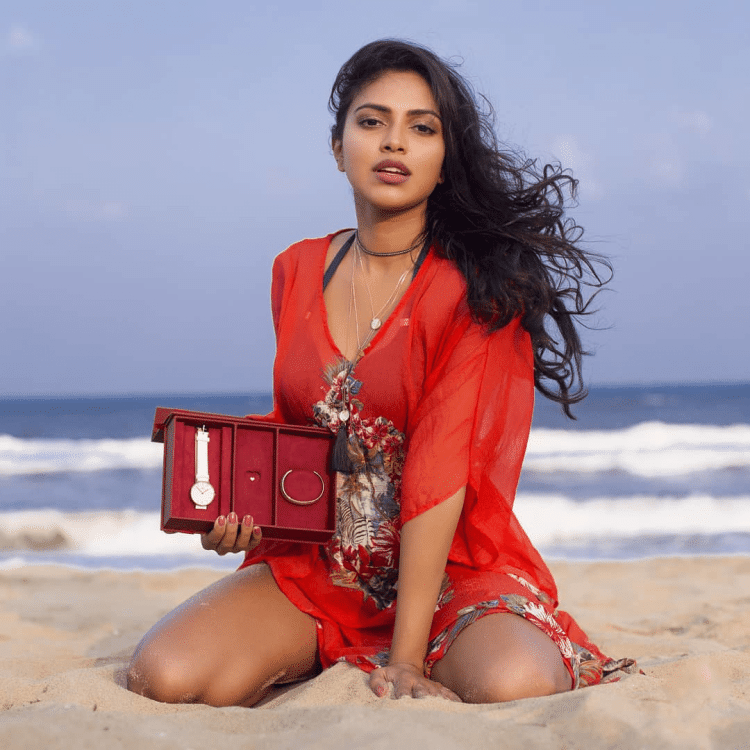 Actress Amala Paul Hot Still 