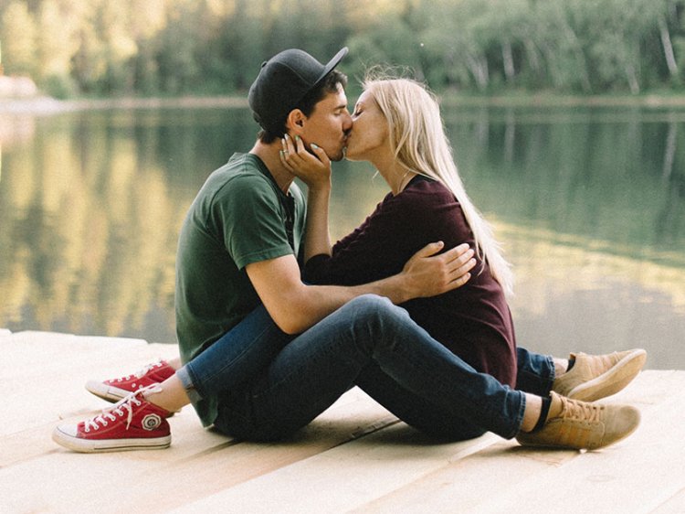 How Men And Women Fall In Love