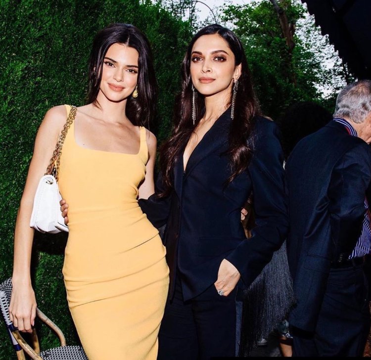 20 Precious Moments Of Hollywood And Bollywood Sta