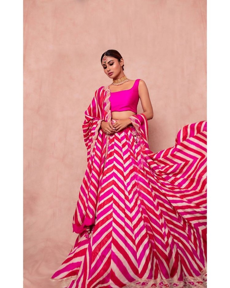 Keep All Eyes On You With This Mouni Roy Floral Le