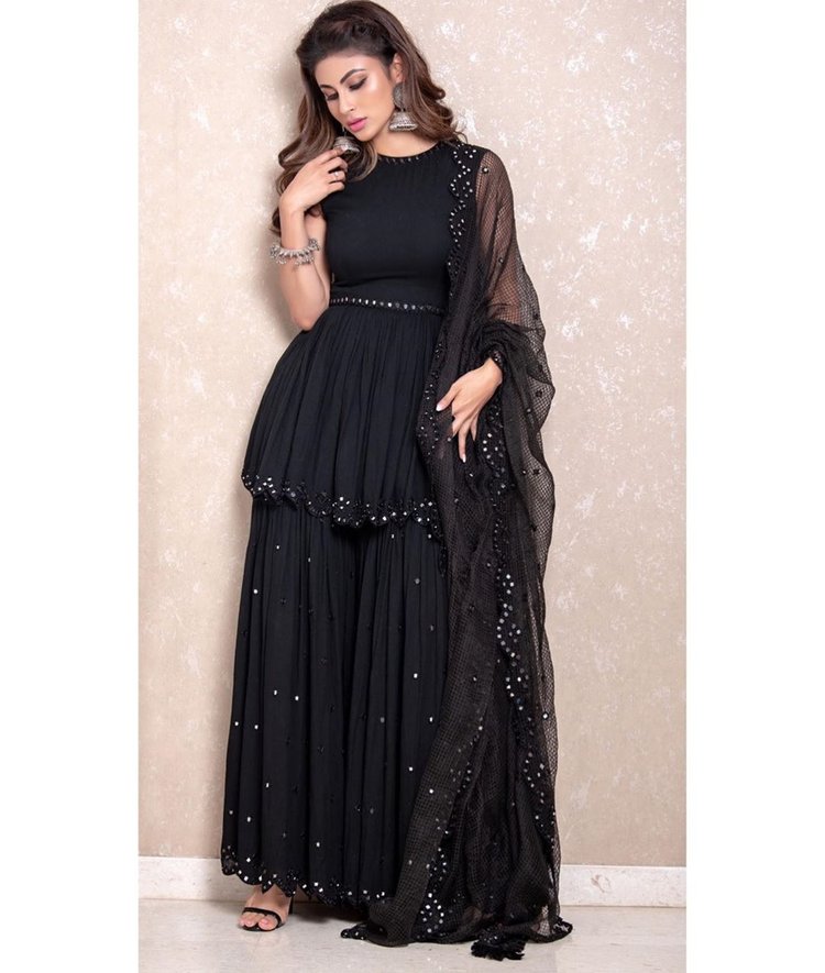 Keep All Eyes On You With This Mouni Roy Floral Le