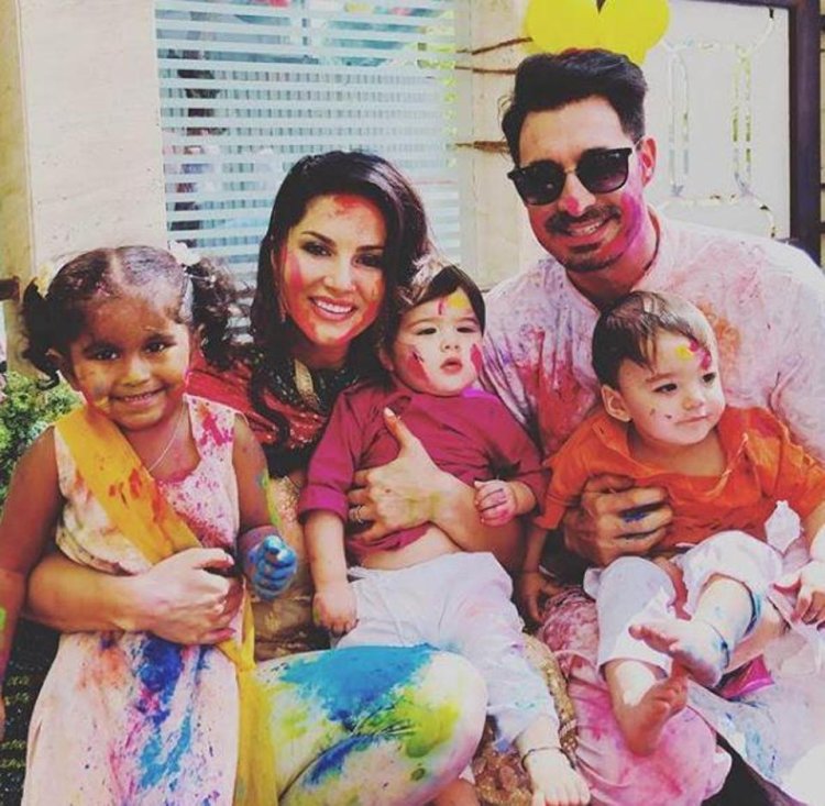 Photos Of Sunny Leone With Her Family Wll Leave A