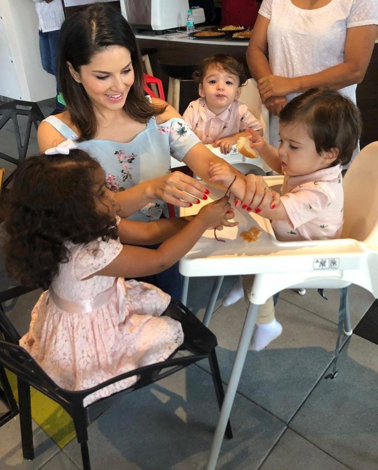 Photos Of Sunny Leone With Her Family Wll Leave A
