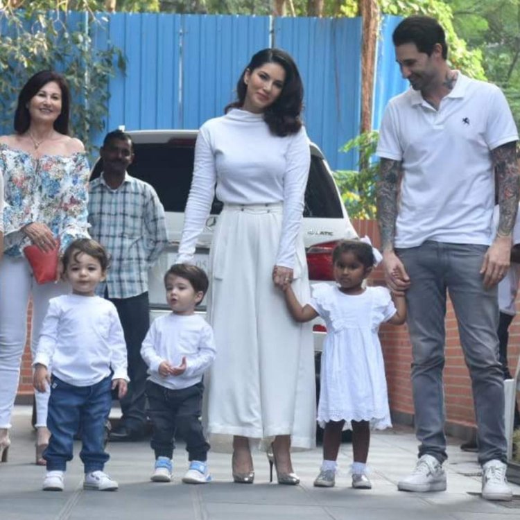 Photos Of Sunny Leone With Her Family Wll Leave A