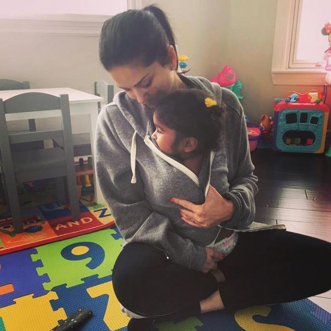 Photos Of Sunny Leone With Her Family Wll Leave A