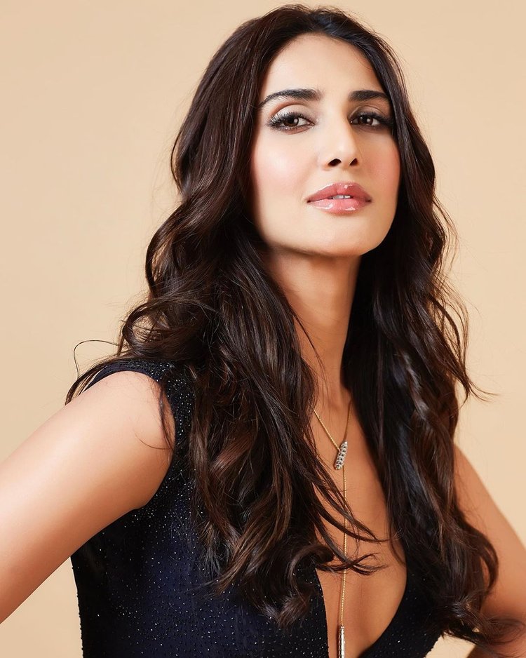 Vaani Kapoor Is Not Ready For Making A Digital Debut Yet - StarBiz.com