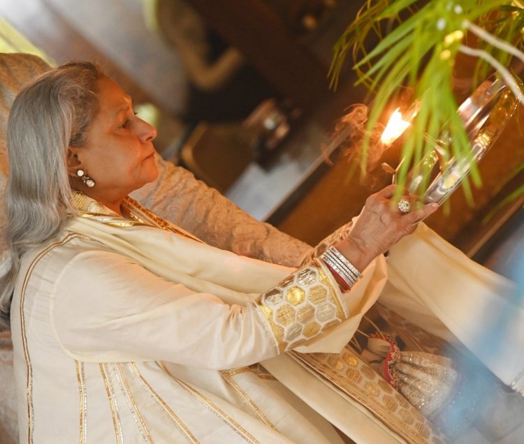 Amitabh And Jaya Bachchan Diwali Puja At Home