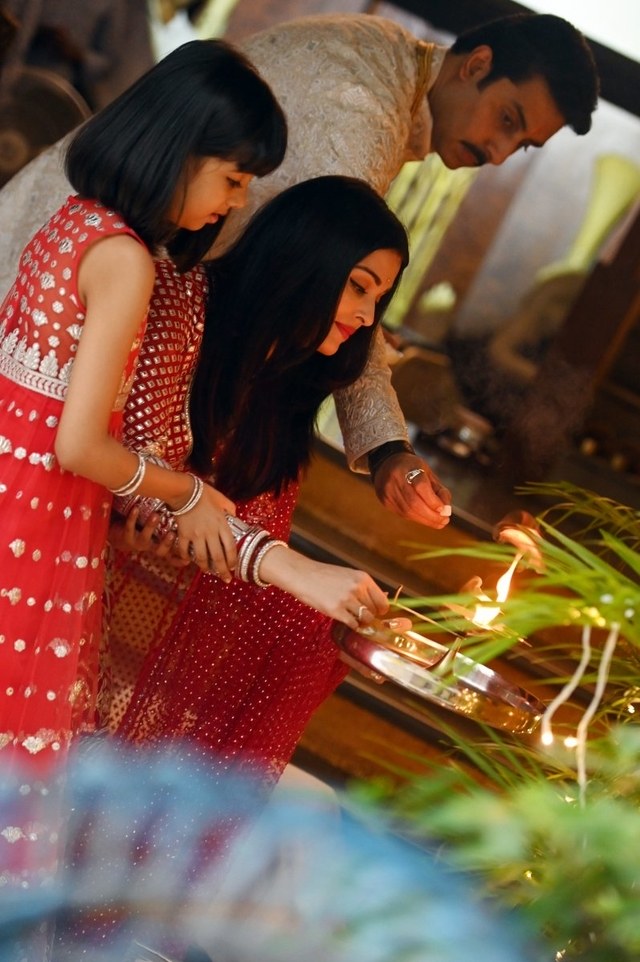 Amitabh Bachchan And Abhishek Diwali Puja At Home
