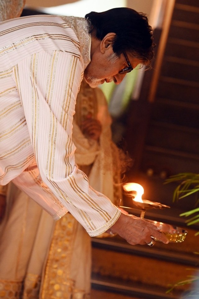 Amitabh Bachchan Diwali Puja At Home