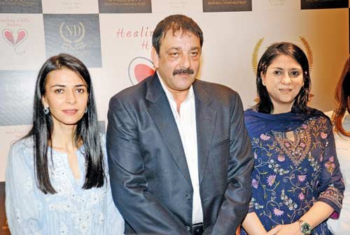 Sanjay Dutt And Isters