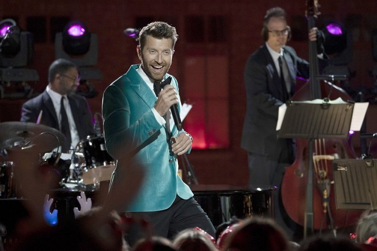 Brett Eldredge performs during the ‘Christmas In Rockefeller Center’