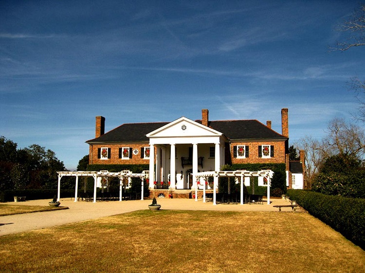 Boone Hall Plantation House has a problematic history