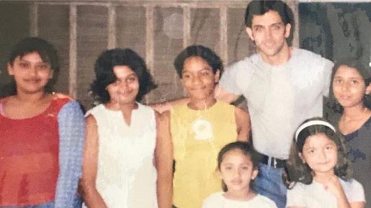 Alia-Bhatt-childhood-pictures-with-Hrithik-Roshan