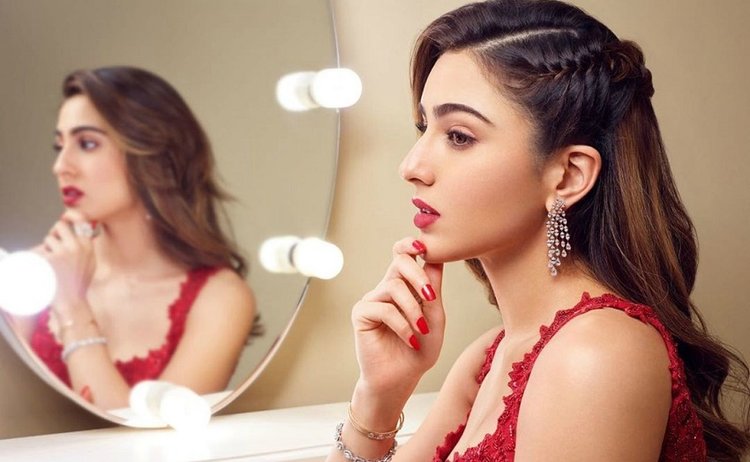 FINALLY! Sara Ali Khan will be seen on screen with mother 
