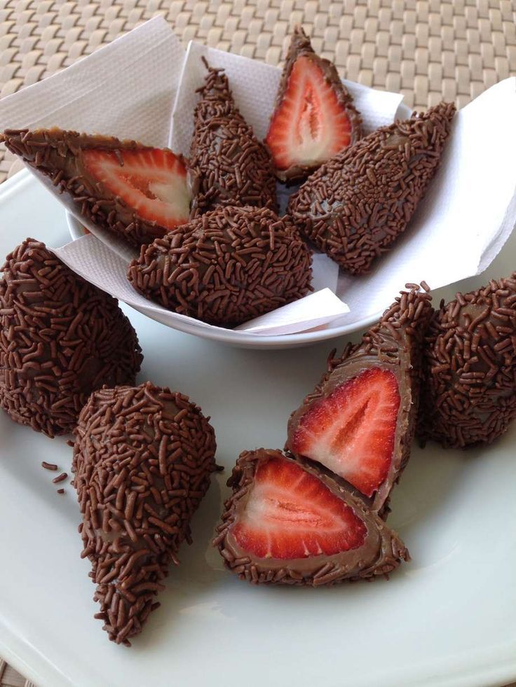 February-Special-Days-For-Lovers-chocolate