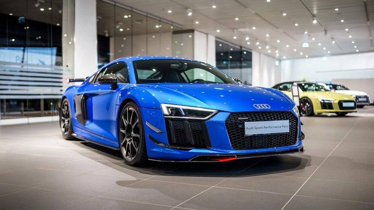 Audi-R8-V10