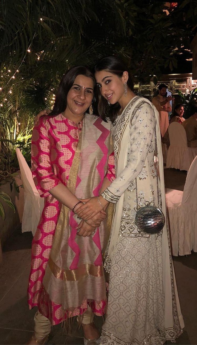 Sara-Ali-Khan-Mother