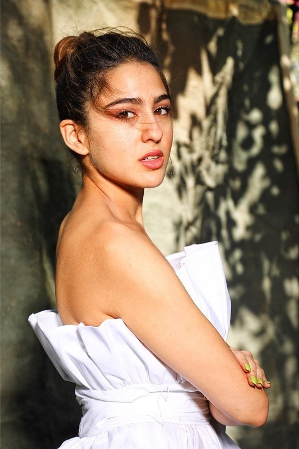 Sara Ali Khan Looks Breathtaking In The Photoshoot By The Beach 