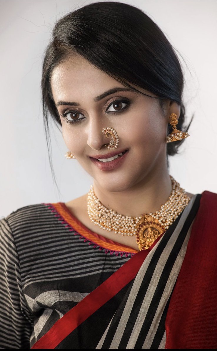 Mrunal-Kulkarni-Bollywood-Budding-Actresses