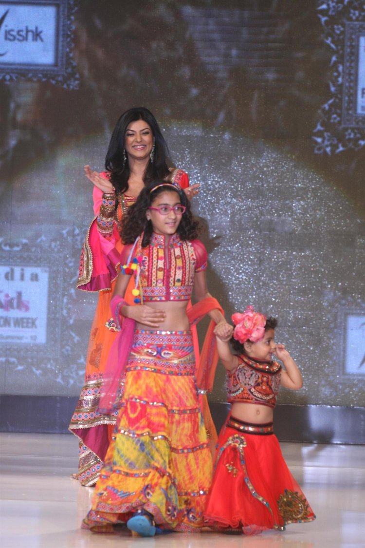 Mom And Daughter Matching Dress 3