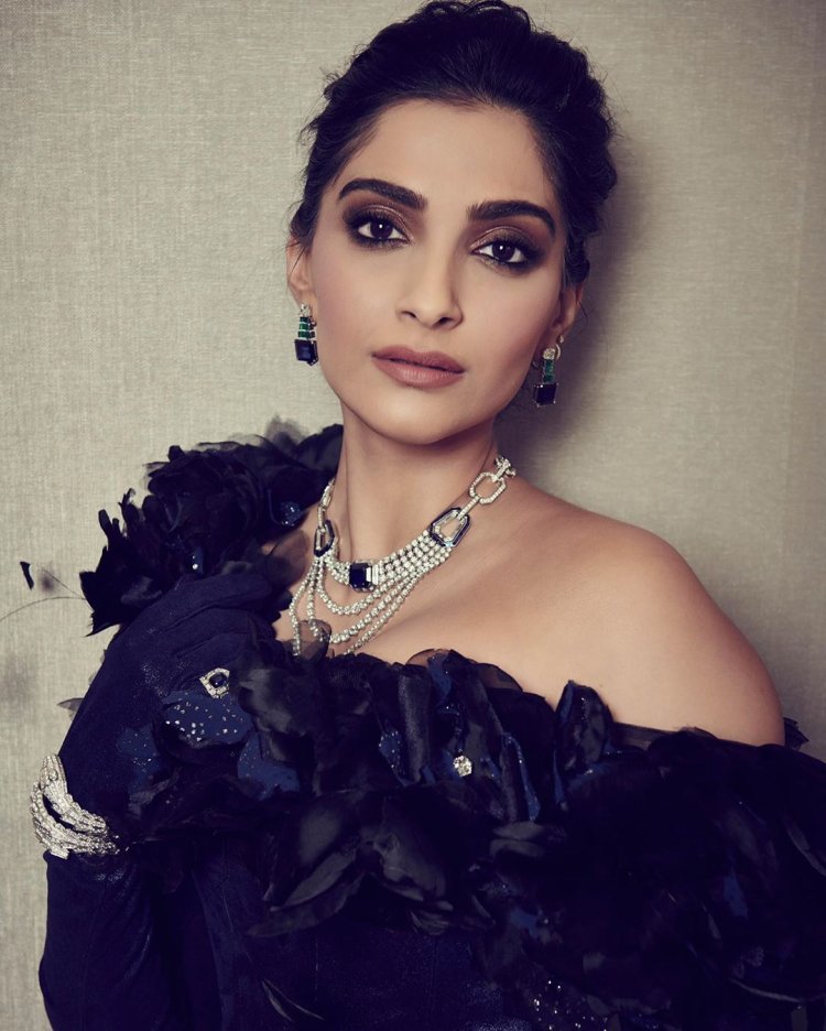Sonam Kapoor Latest Look 1