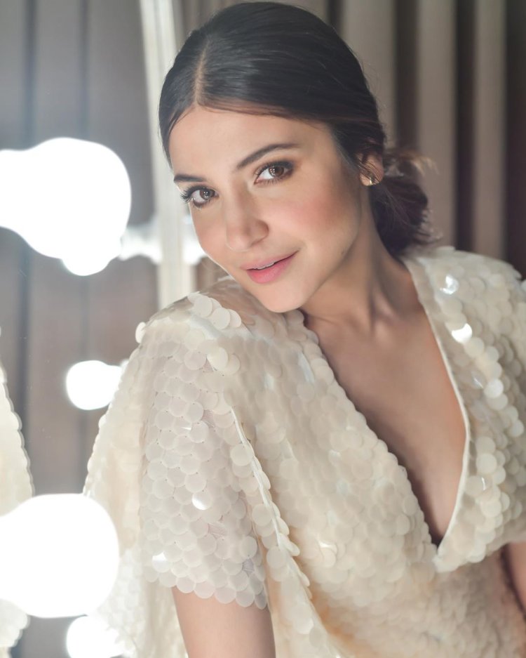  Anushka  Sharma  Is Totally Chic And Ethereal In A Cream 