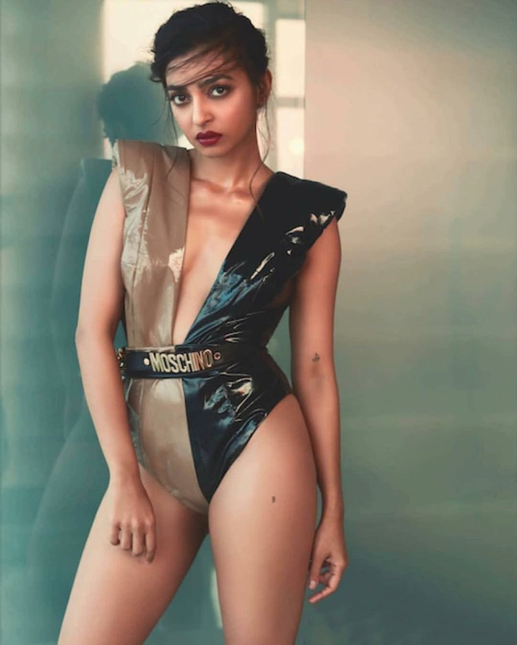 sexy Radhika Apte in hot pic