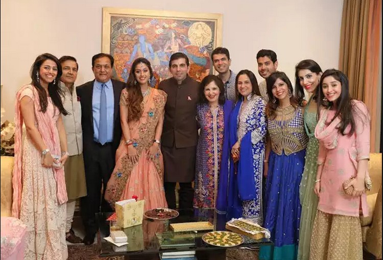 Rana Kapoor Family And Daughters