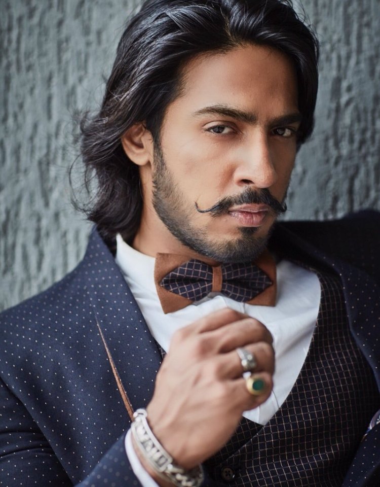 Thakur Anoop Singh celebrities birthday in March