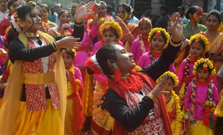 Holi pics 2020 procession dance