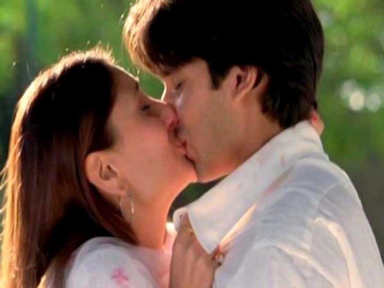 Best romantic Bollywood scenes 1