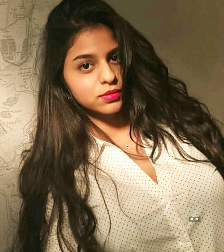 Suhana Khan With Red Lips