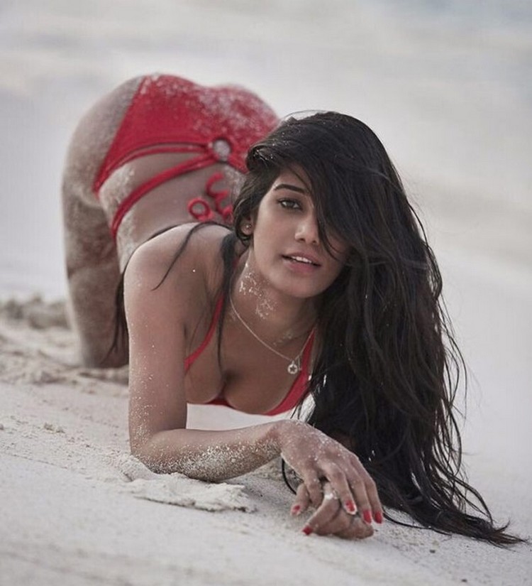Poonam Pandey Vs Sunny Leone 5