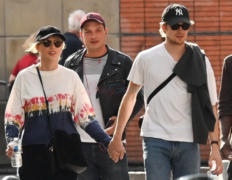 Taylor Swift And Boyfriend Joe Alwyn 2