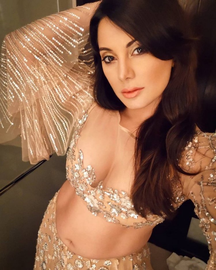 Minissha Lamba Hot 10