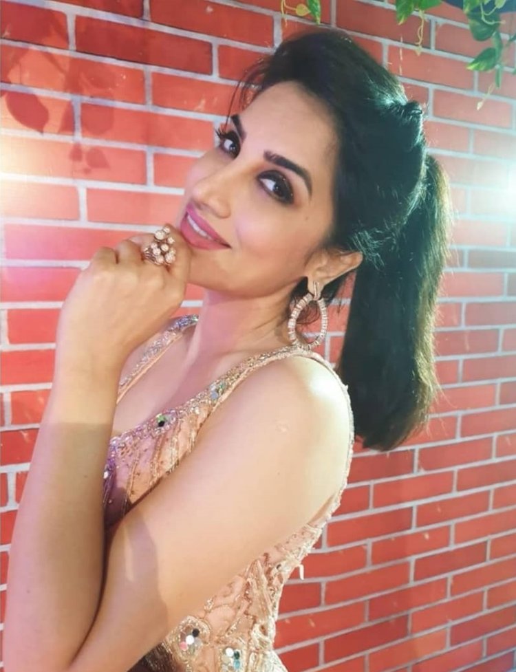 Smita Gondkar 3
